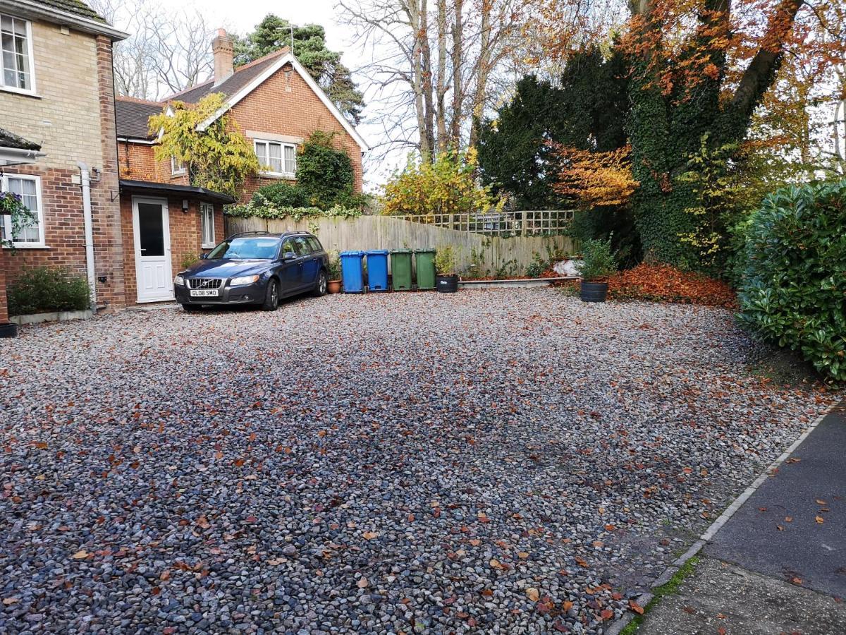 The Spinney Bracknell Exterior foto